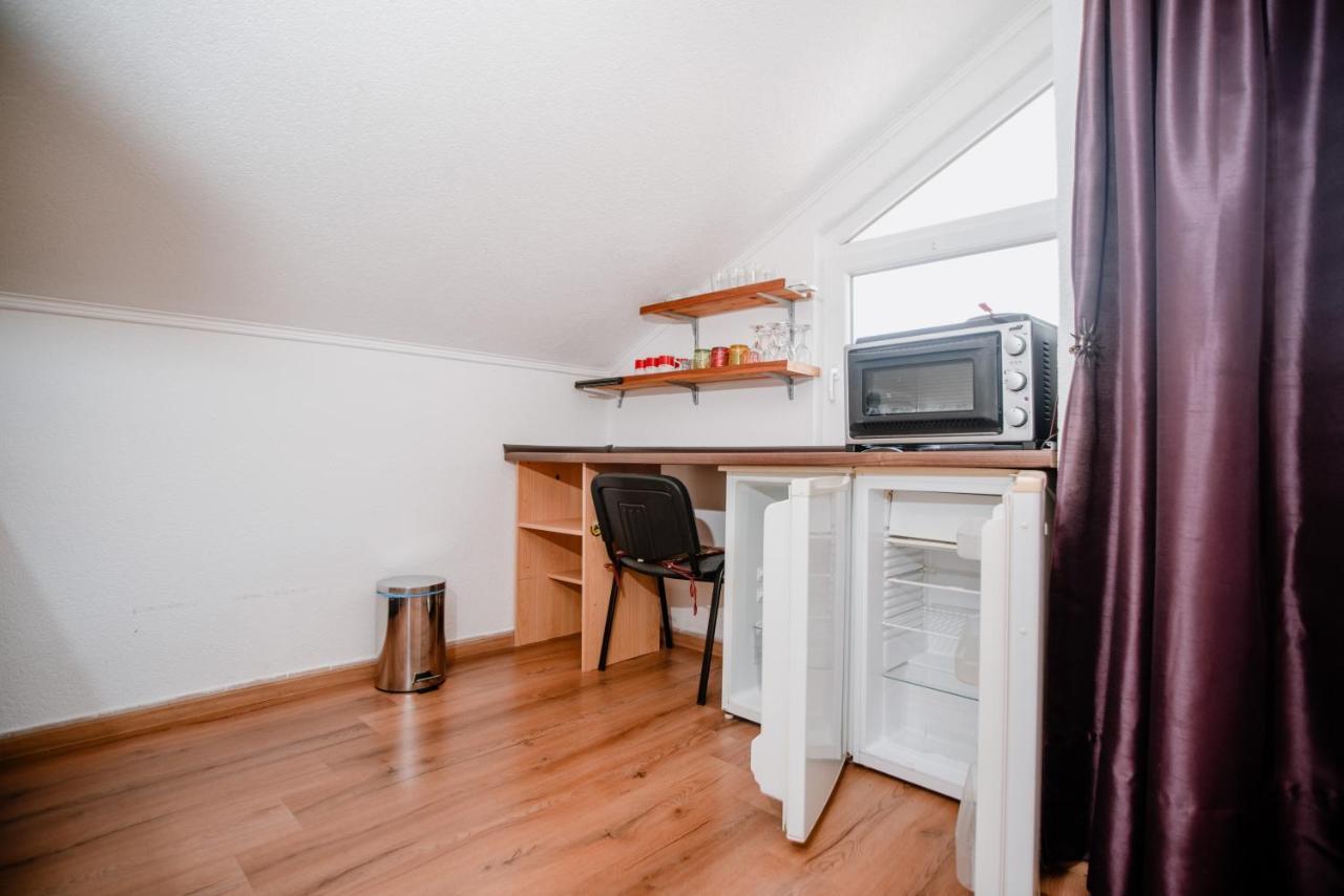 Ferienwohnung Apartmens Leona Karlobag Exterior foto