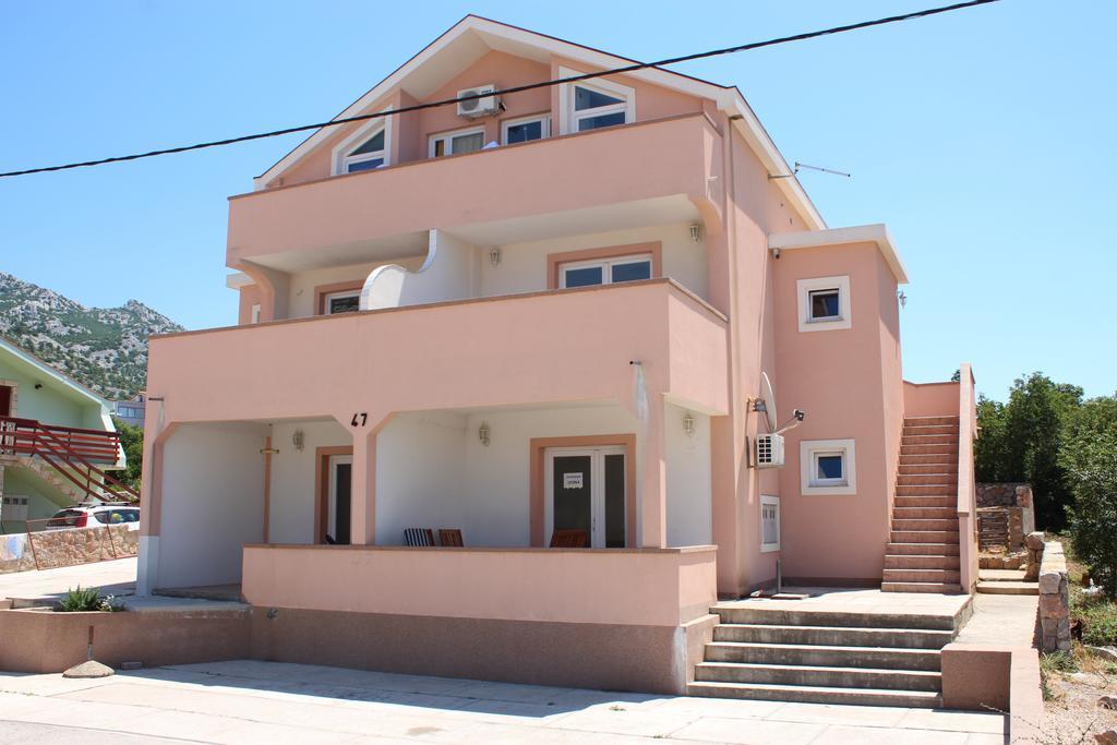 Ferienwohnung Apartmens Leona Karlobag Exterior foto